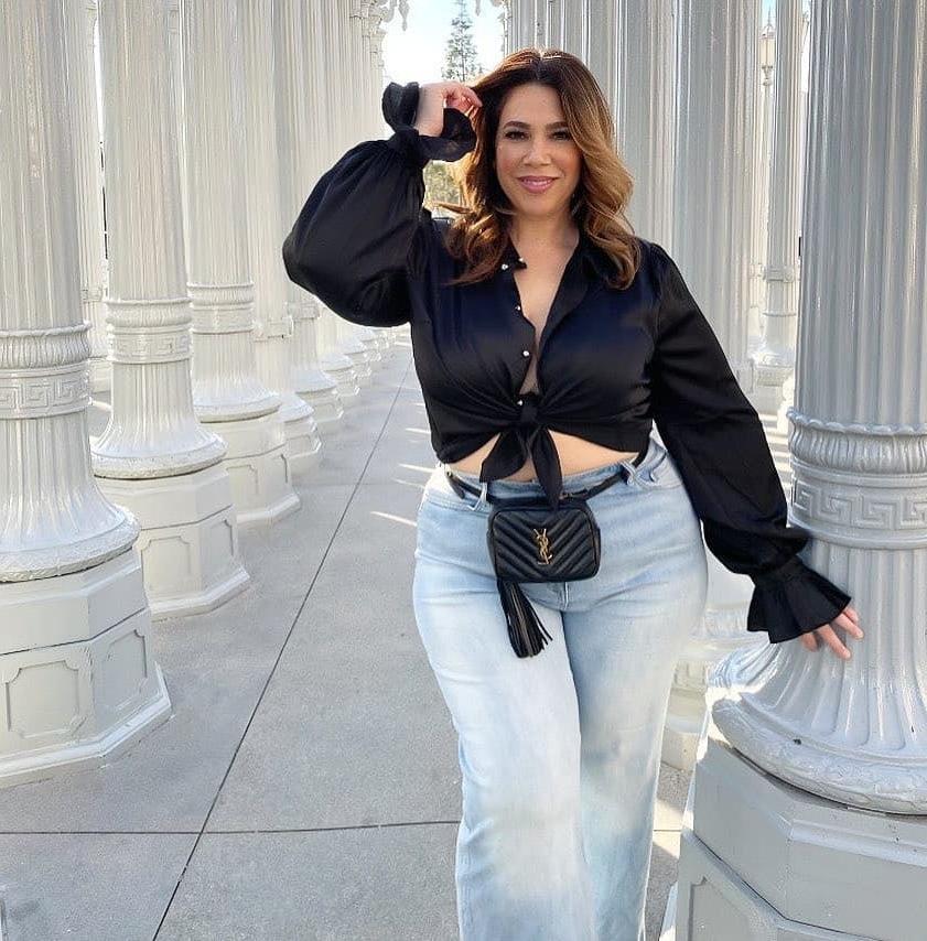 25P Curvy Girls and damn hot Asses 22