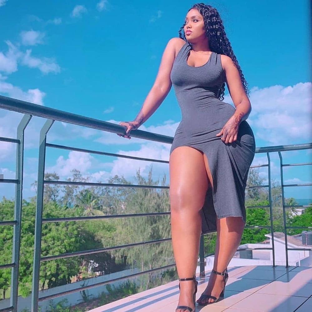 25P Curvy Girls and damn hot Asses 26