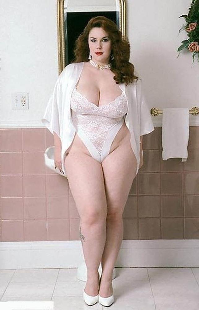 25P Big Girls in Lingerie 35