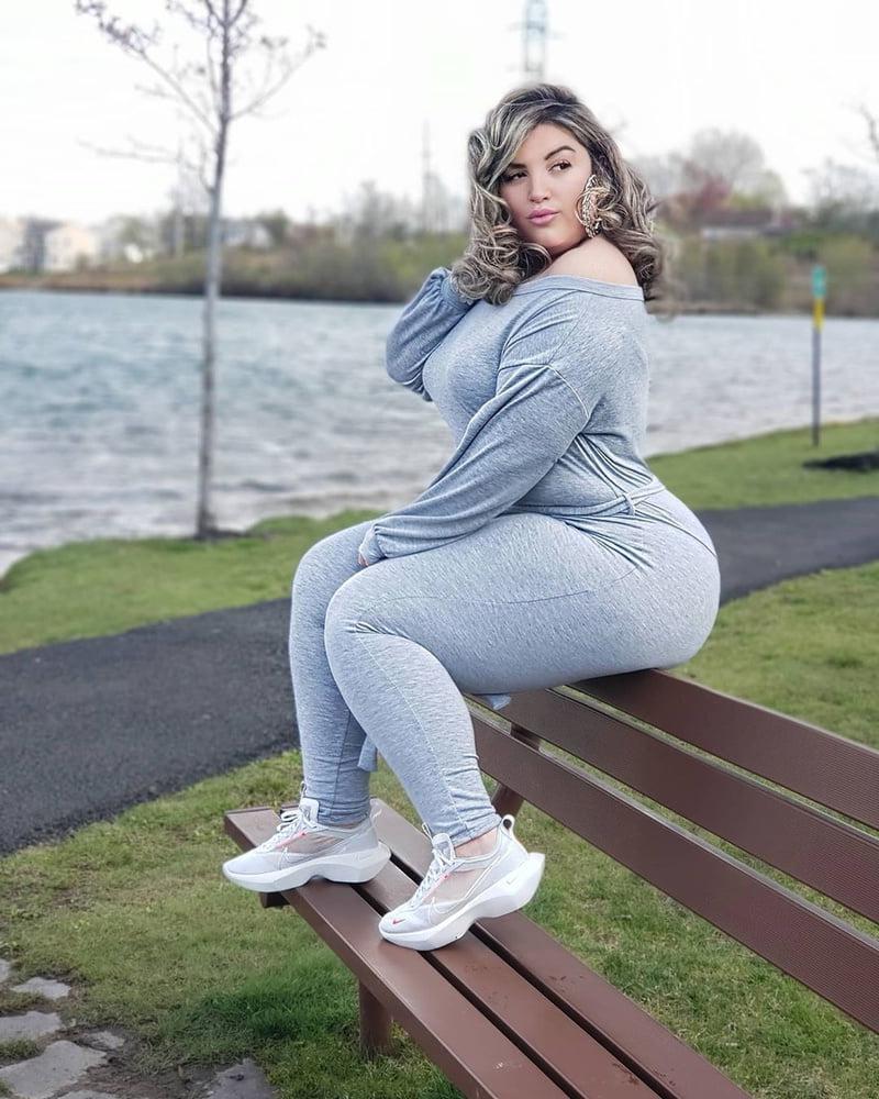 25P Curvy Girls and damn hot Asses 19