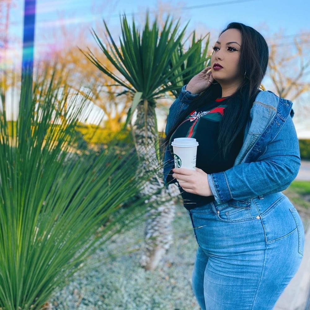 25P Curvy Girls and damn hot Asses 19