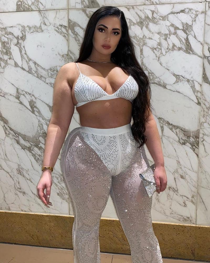 25P Curvy Girls and damn hot Asses 19