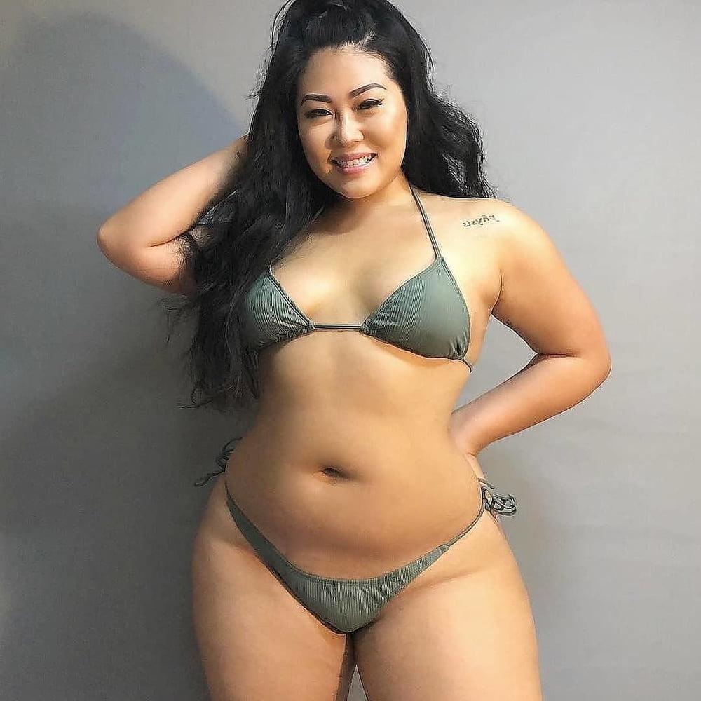 25P Curvy Girls and damn hot Asses 32