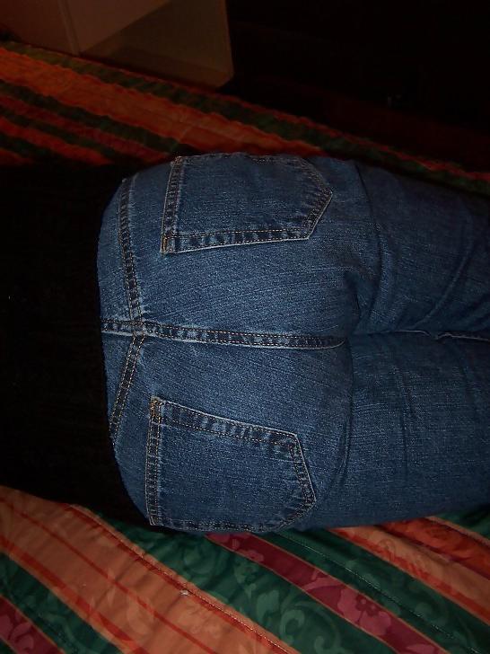 8P Manly Looking Fat & Saggy Wife