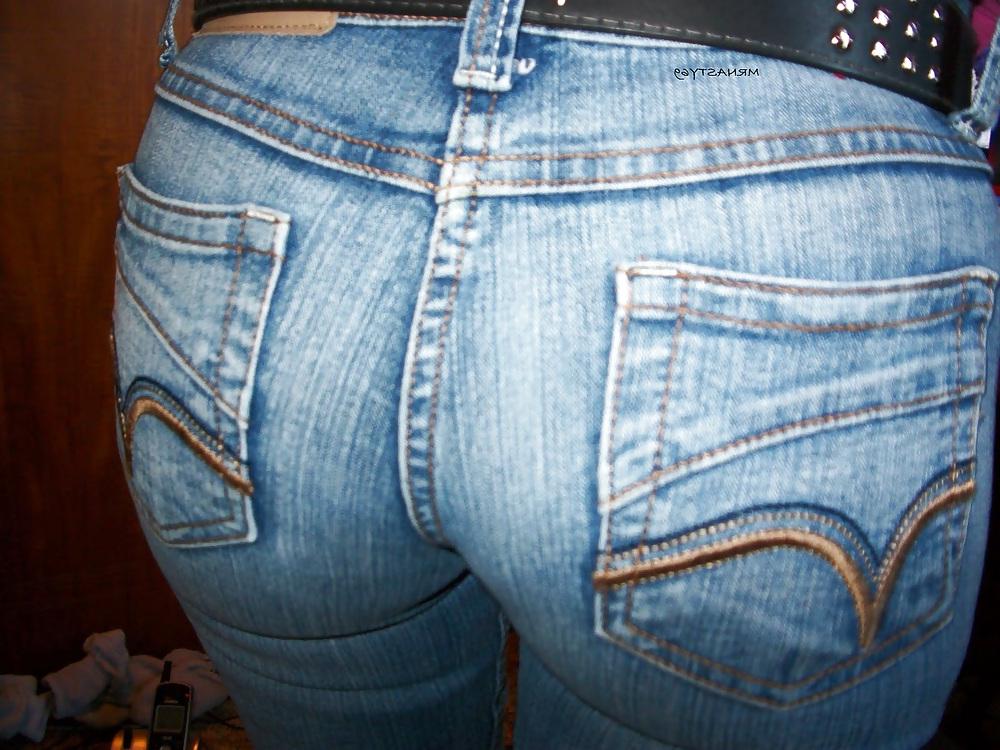 25P Wifes Ass In Tight Jeans