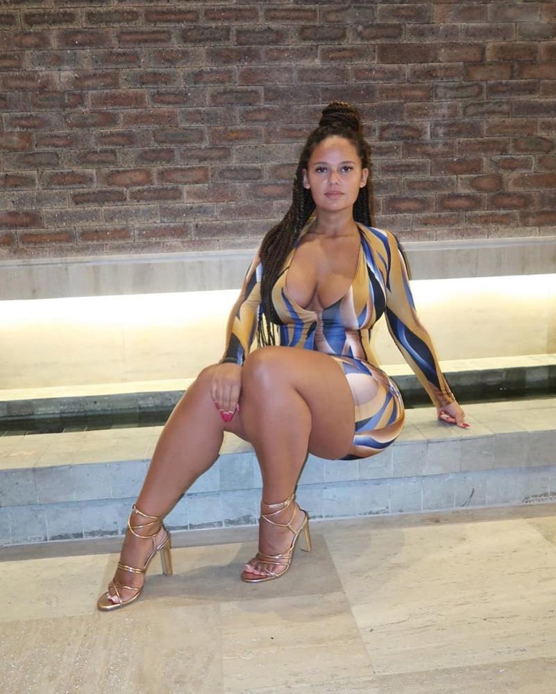 25P Curvy Girls and damn hot Asses 15
