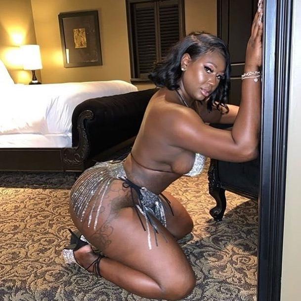 25P Curvy Girls and damn hot Asses 15