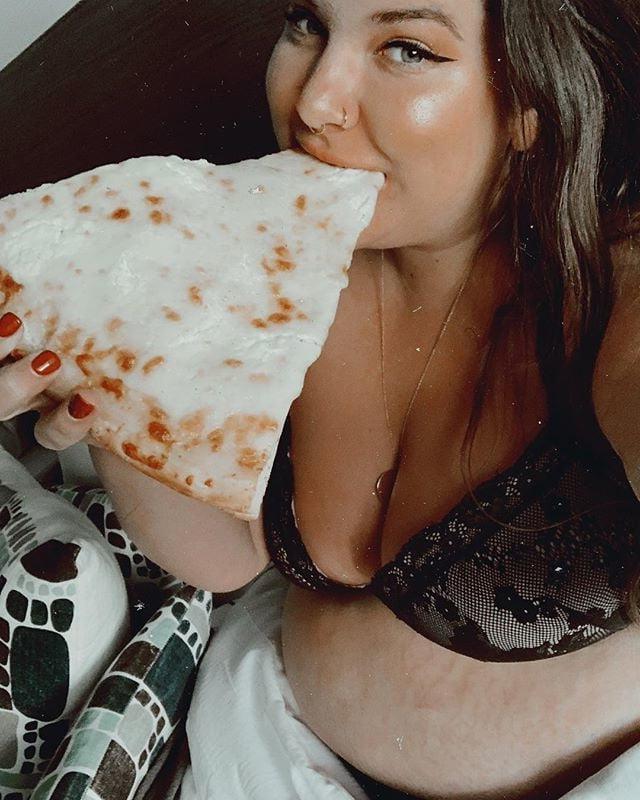25P Fat Chicks With Deceptively Thin Faces 12