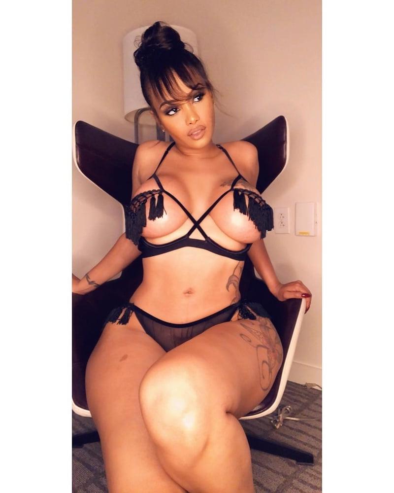 25P Curvy Girls and damn hot Asses 13