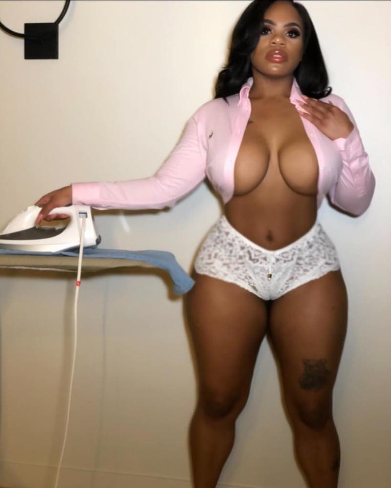 25P Curvy Girls and damn hot Asses 13