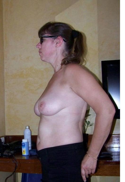 25P Topless in Jeans   52