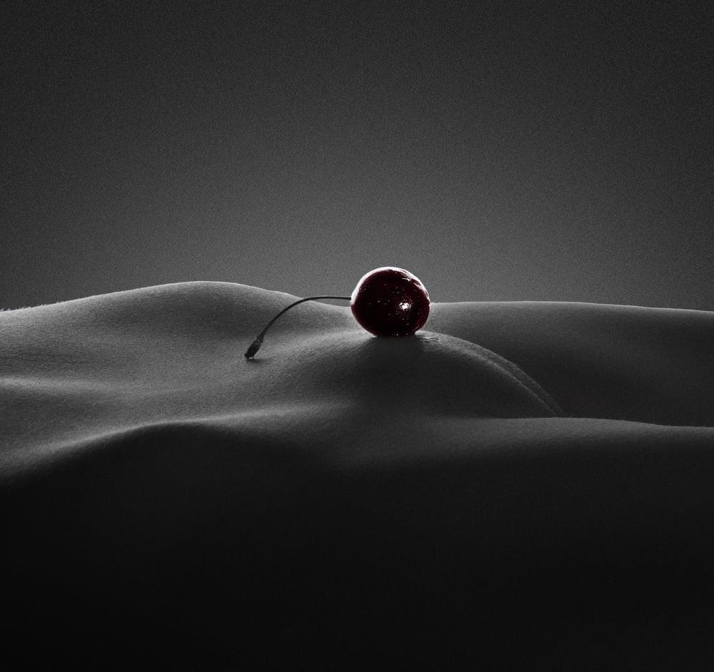 25P erotic art