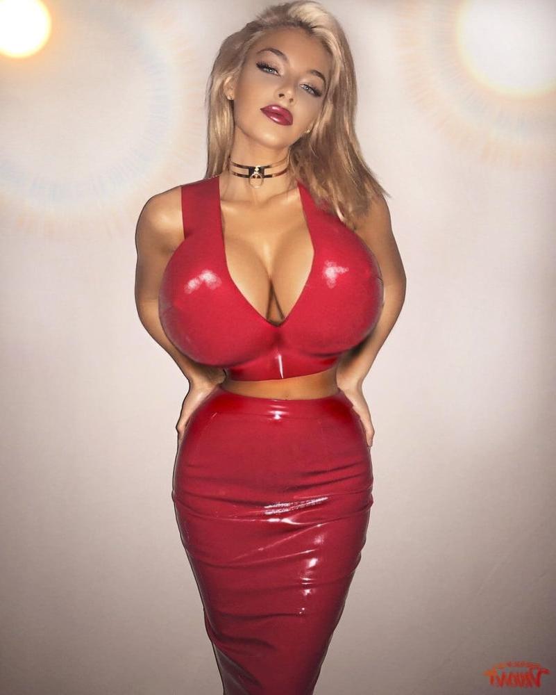 6P Who doesn't like tight lovely latex?