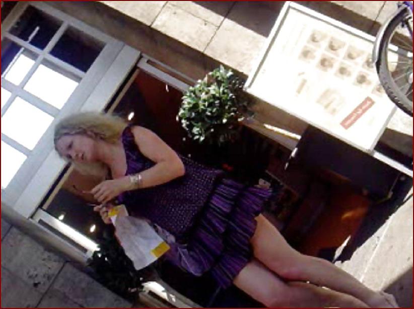 25P Miniskirt hottie upskirt