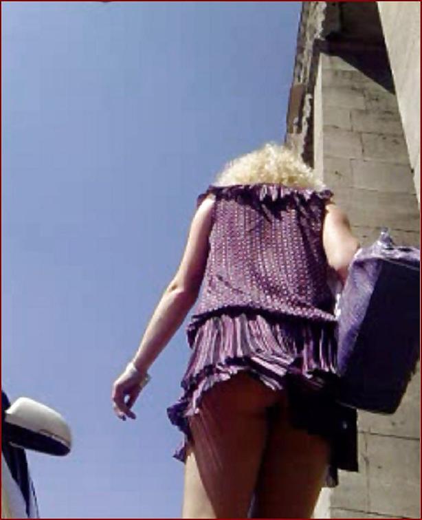 25P Miniskirt hottie upskirt