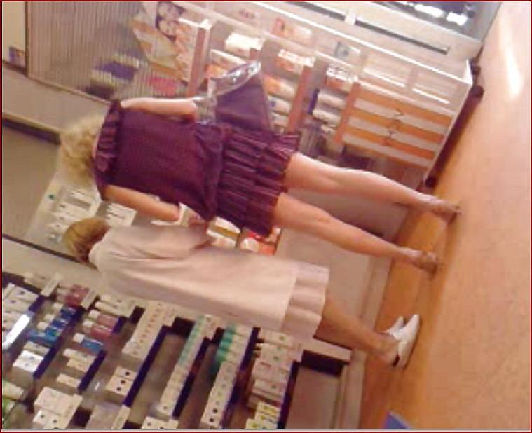 25P Miniskirt hottie upskirt