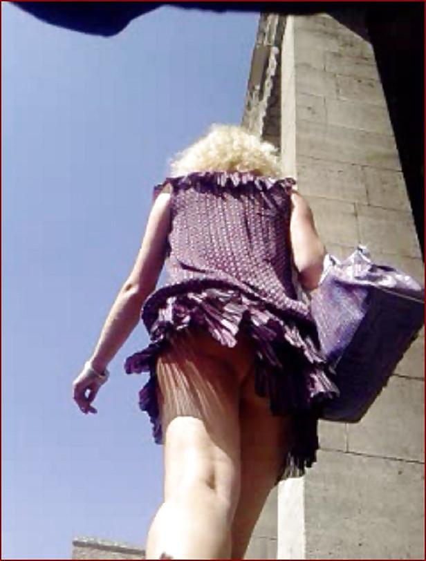 25P Miniskirt hottie upskirt
