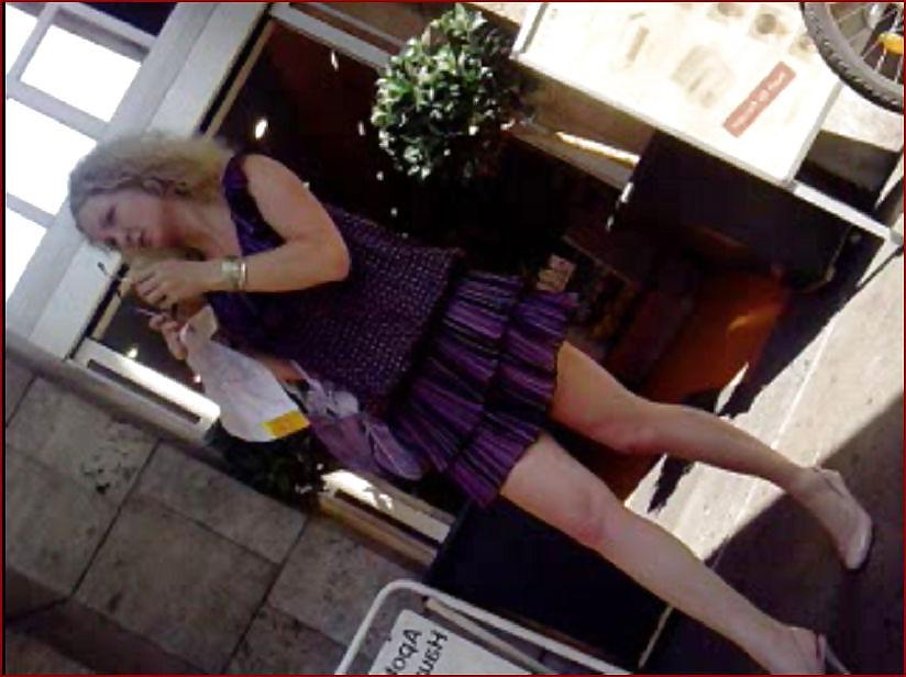 25P Miniskirt hottie upskirt