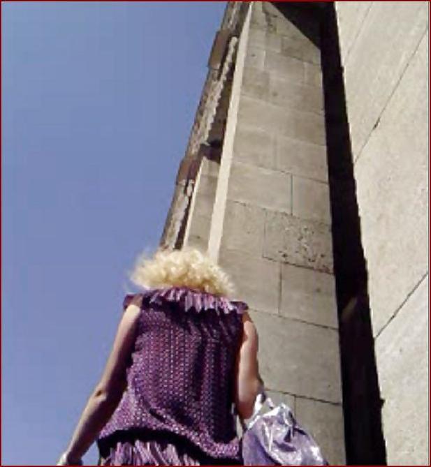 25P Miniskirt hottie upskirt