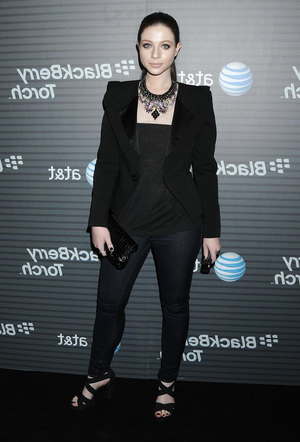 25P Michelle Trachtenberg - Tight JEANS, part 2