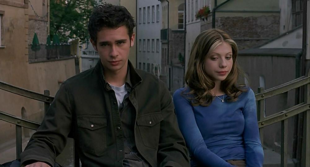25P Michelle Trachtenberg - Tight JEANS, part 2
