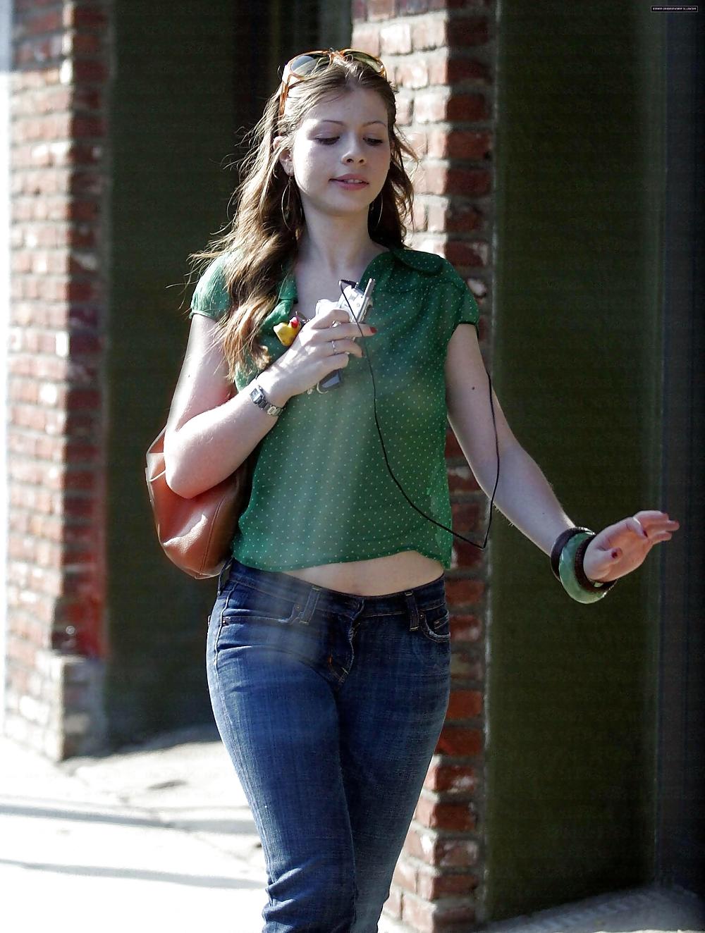 25P Michelle Trachtenberg - Tight JEANS, part 3