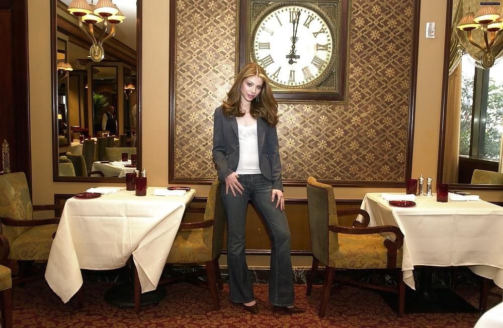 25P Michelle Trachtenberg - Tight JEANS, part 3