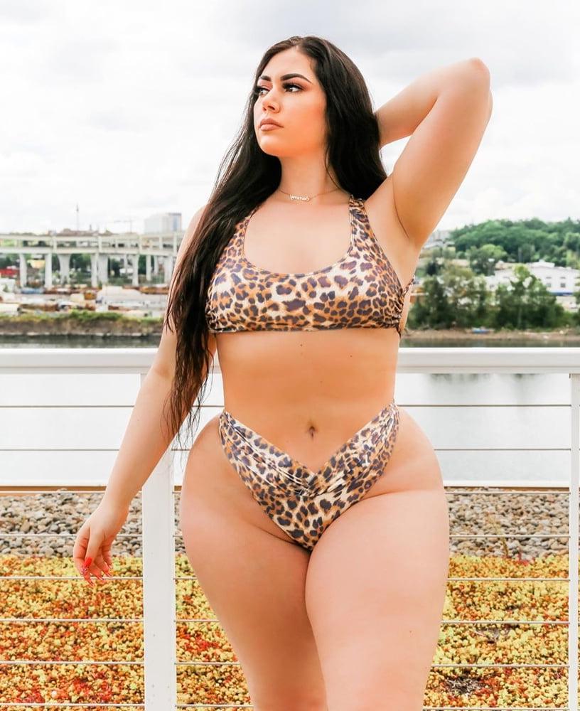 25P Curvy Girls and damn hot Asses 18
