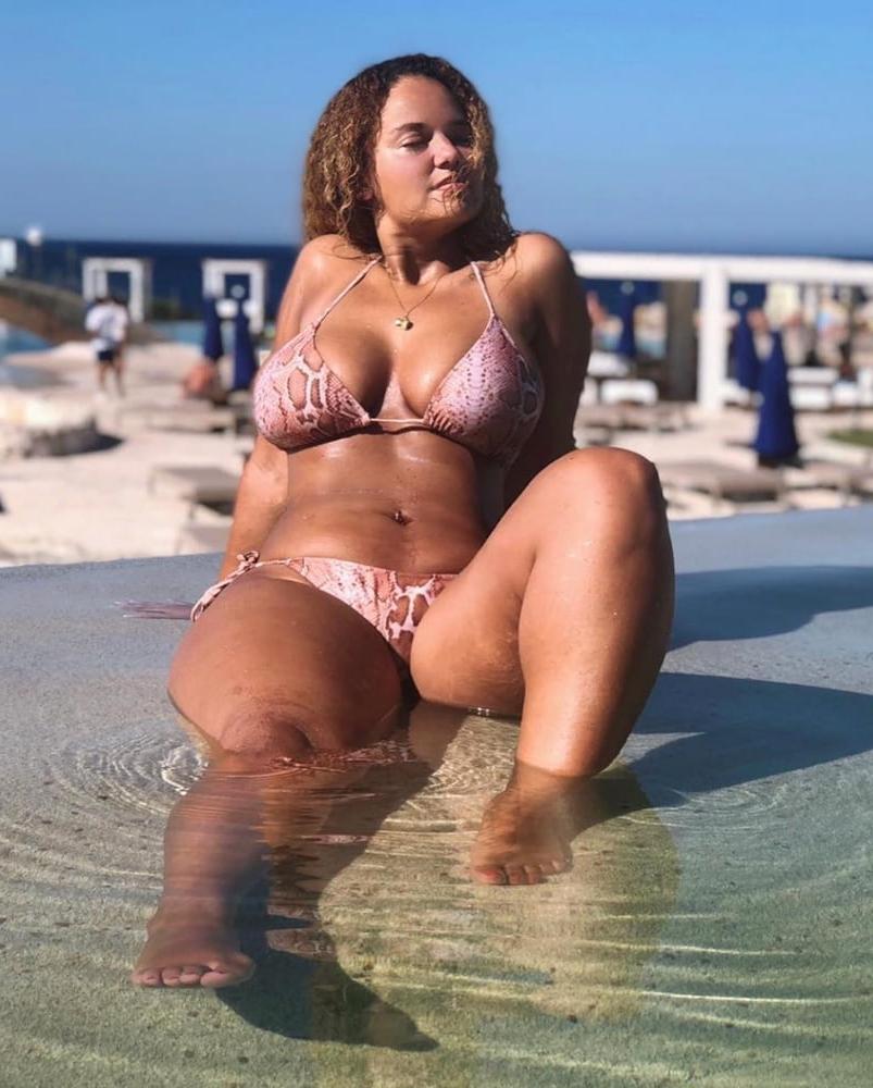 25P Curvy Girls and damn hot Asses 16