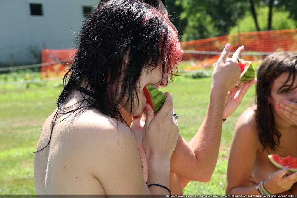 25P Nudist Girls 05