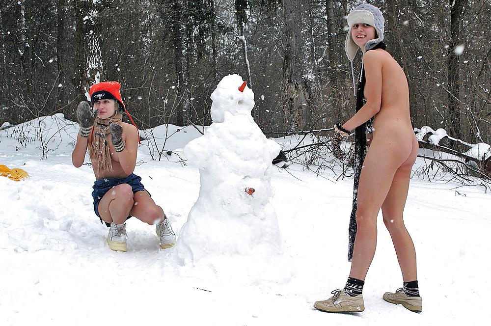 25P Public Nudity