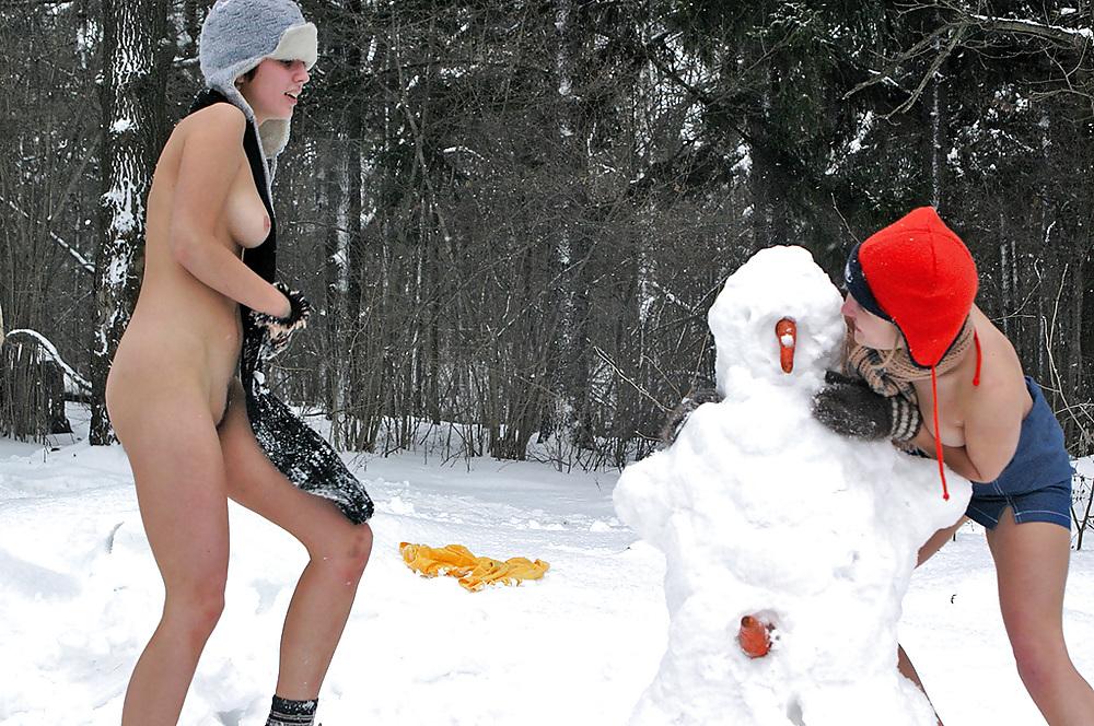 25P Public Nudity