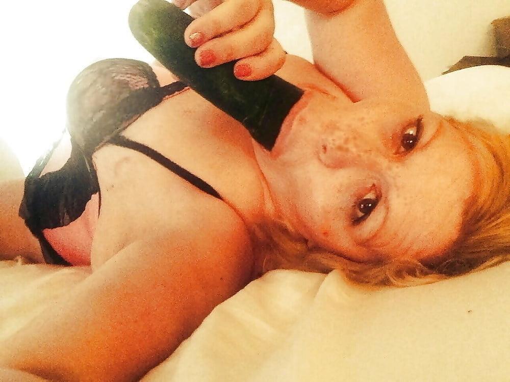 25P BBC SLUT FreckledFuckdoll4BBC