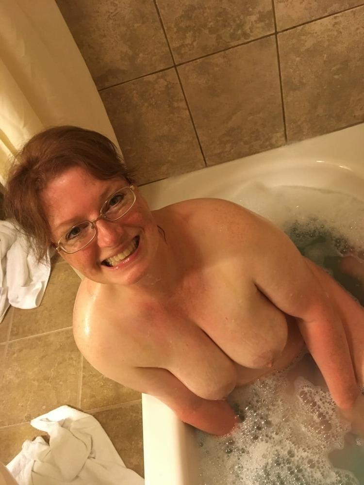 16P Bbw mix 1076 (Bathroom)
