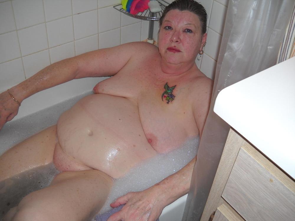 16P Bbw mix 1076 (Bathroom)