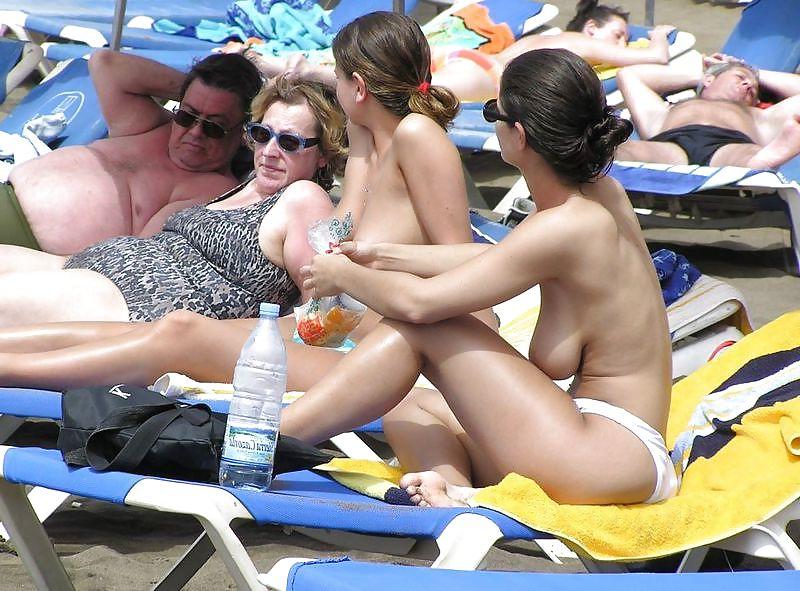 25P Beautiful Beach Nudes by Voyeur TROC