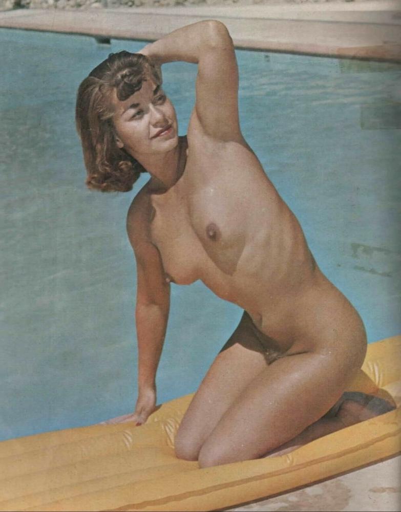 25P Naked Vintage Girls 59