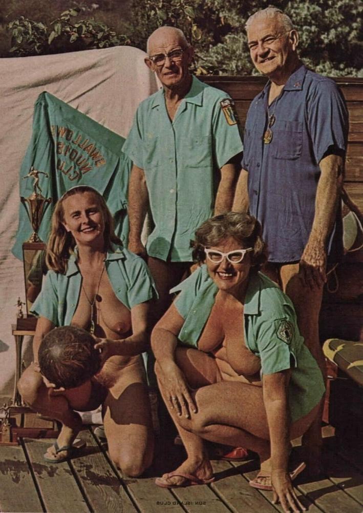 25P Naked Vintage Girls 59