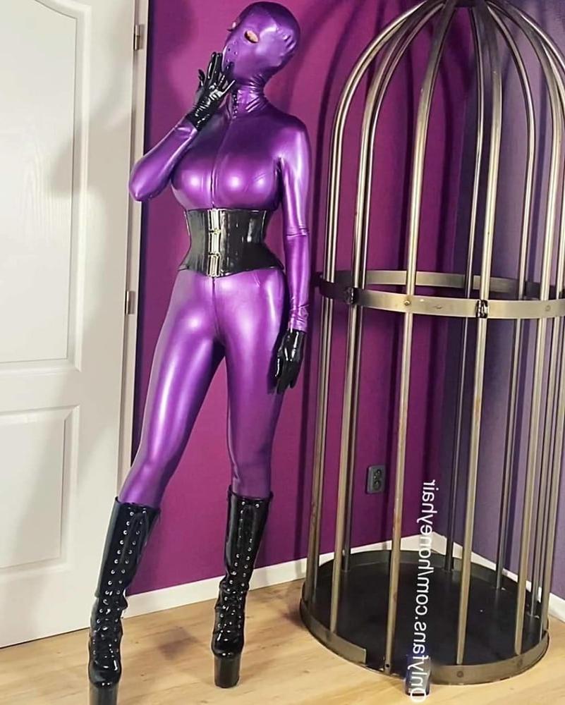 25P Latex girls 34