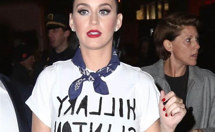 17P Katy Perry in redone Levi's jeans