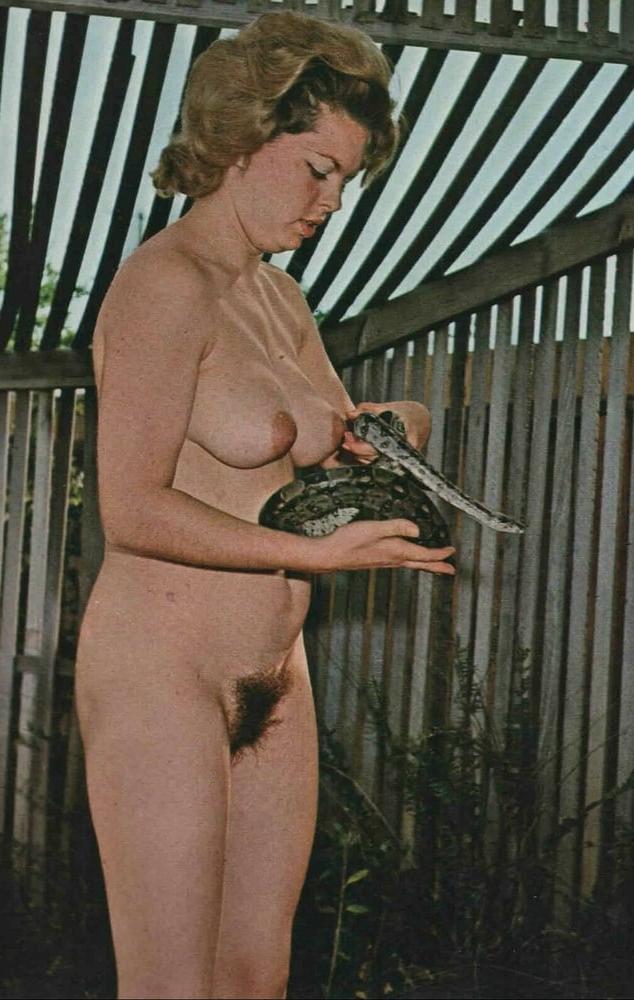 25P Naked Vintage Girls 58