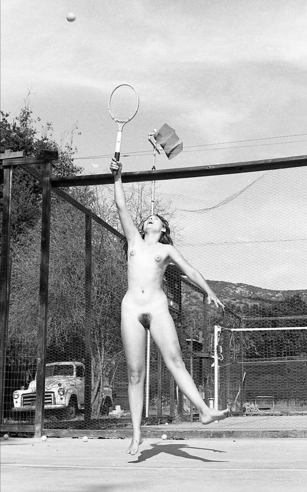 25P Naked Vintage Girls 58