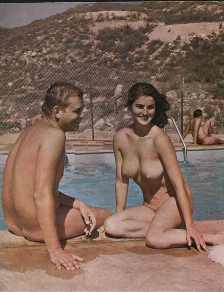 25P Naked Vintage Girls 58