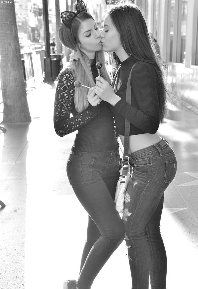 17P NICE LESBIANS SCHOOL GIRLS 3