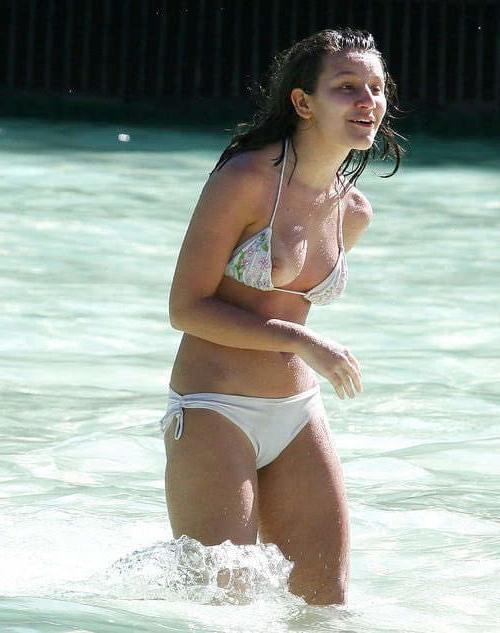 25P Girls on the Beach 208