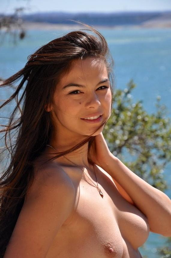 25P Girls on the Beach 207
