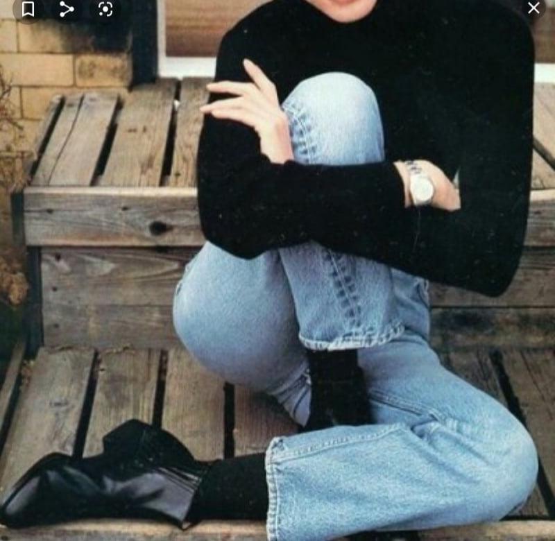 25P Charlotte Church in Levi's and other Jeans