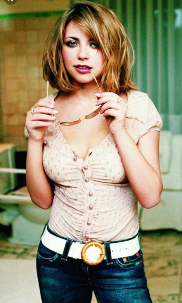 25P Charlotte Church in Levi's and other Jeans