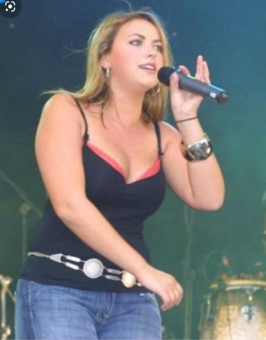 25P Charlotte Church in Levi's and other Jeans