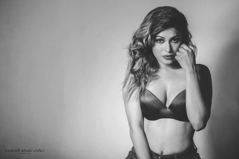 25P Sri Lankan Model Adisha